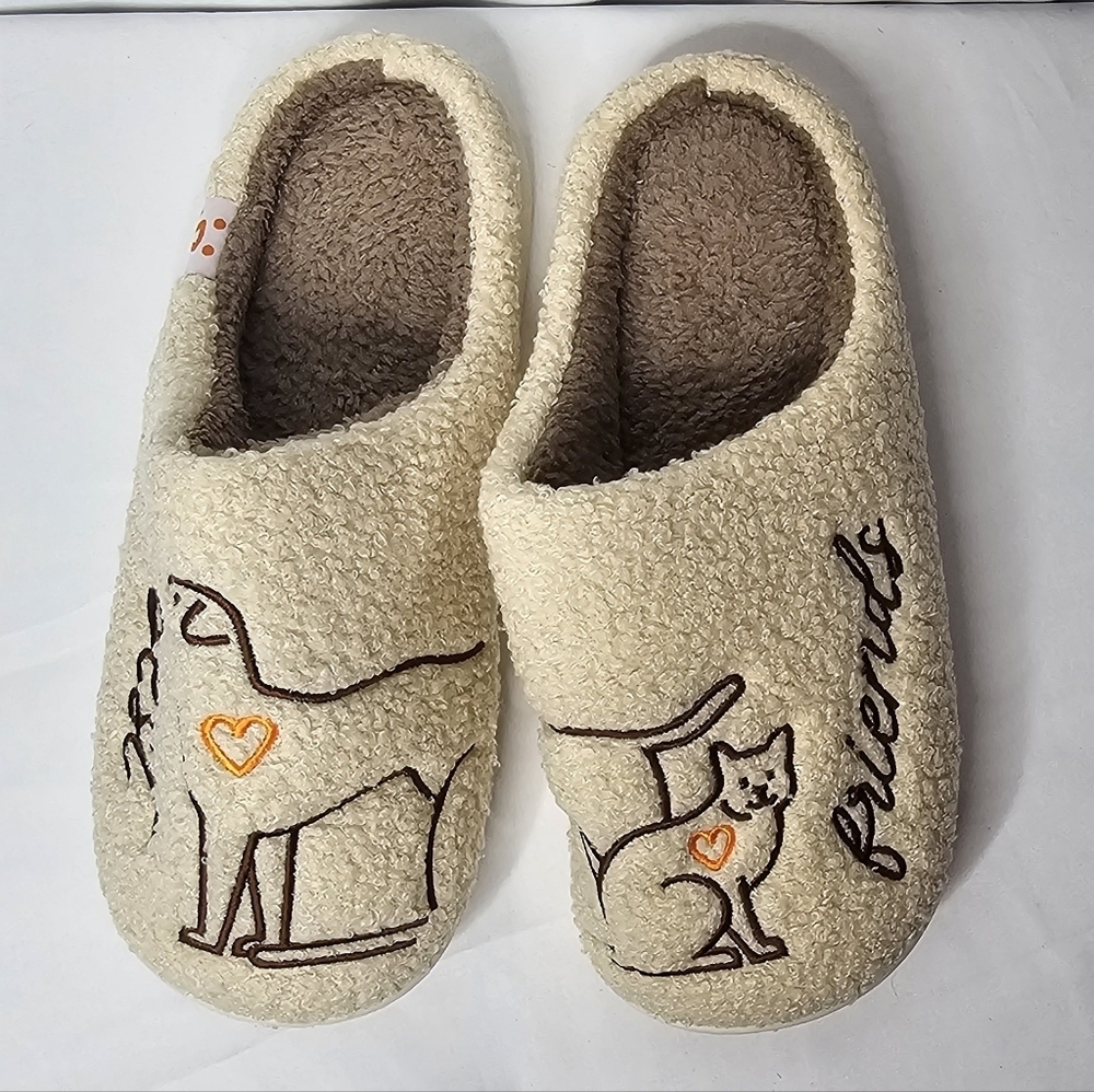 Best Friends House Slippers Plush Cat Dog - Picture 1 of 6
